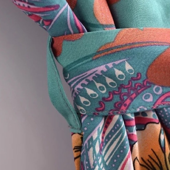 Kimono Robe Duster in Green with Cosmic Display Open Front, Matching Belt - Picture 8 of 8